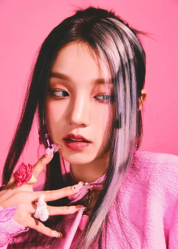 gidle-yuqi-pink-konsept-2-731x1024 i-dle Üyeleri Kimdir? i-dle Üye Tanıtımı Ve Hakkında Bilinmeyenler