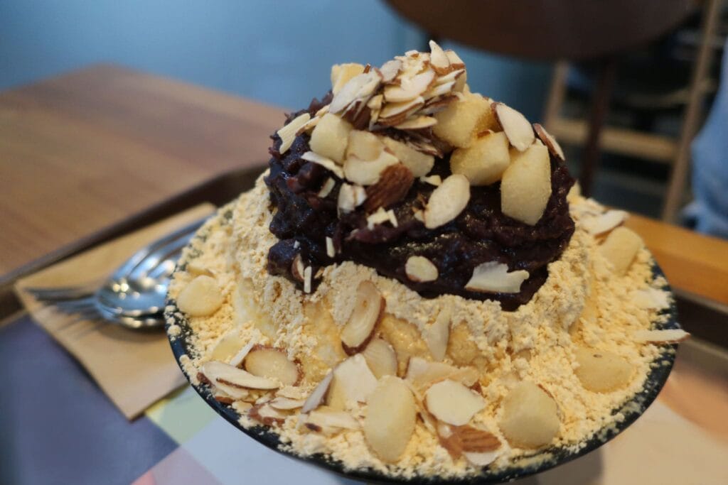 kinako-bademli-bingsu-1024x683 Bingsu Tarifi: Kore’nin Viral Buzlu Tatlısı Evde Nasıl Napılır?
